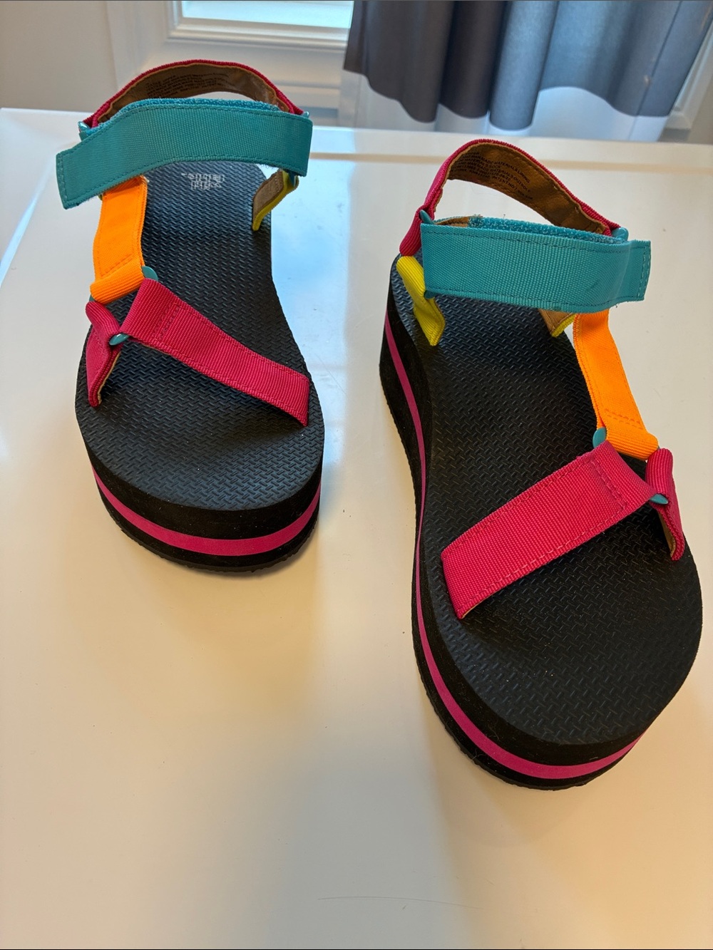 WILD FABLE Colorblock Vibrant Strappy Sandals - Pink, Teal, Orange size 10 - Picture 2 of 7